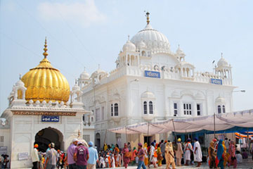 Amritsar to Gurudwaras Tour from Chandigarh