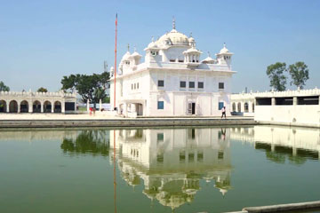 Chandigarh to Gurdaspur Taxi